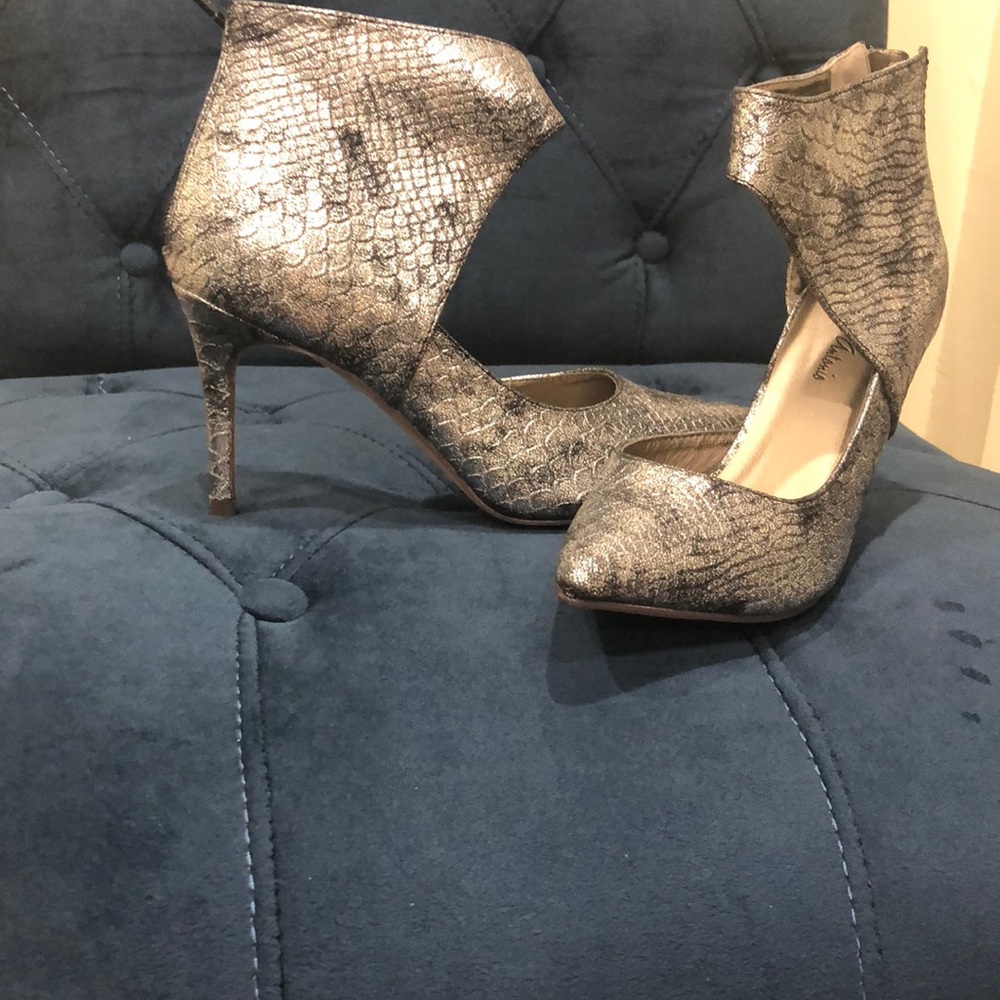 Metallic pumps